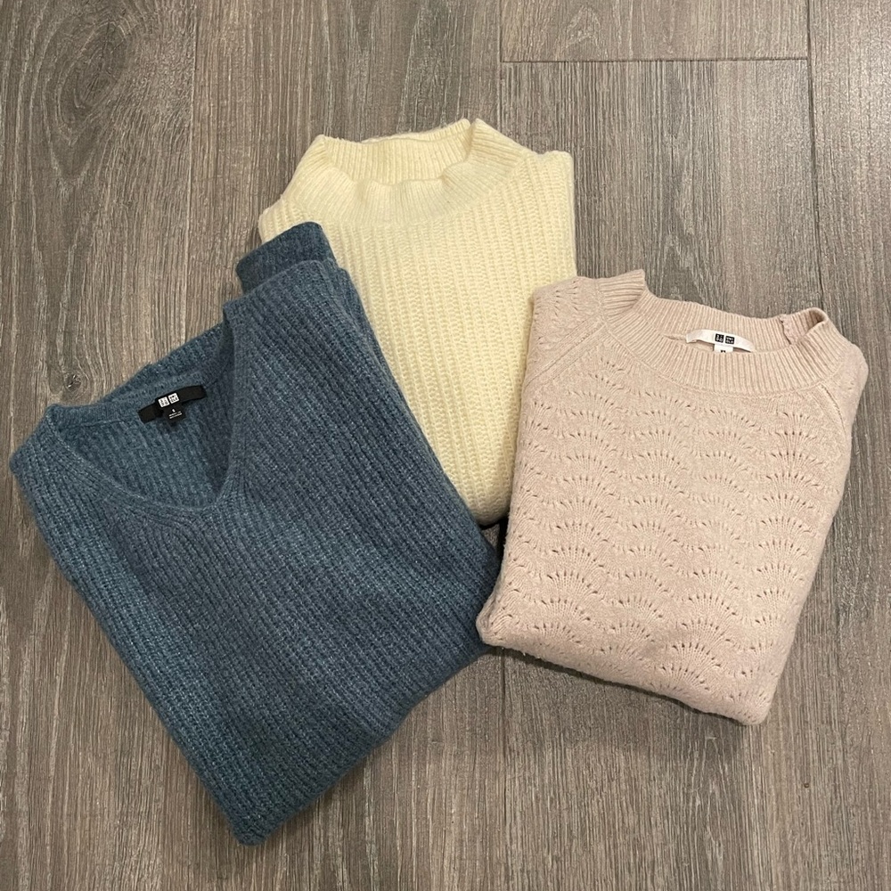 Uniqlo Bundle of 3 Women's Sweaters - Green size small, Cream and Beige in XS